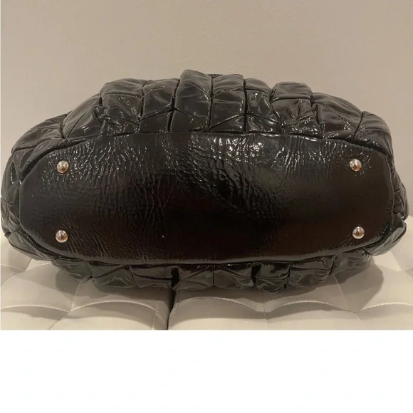 Authentic Miu Miu  Patent Leather Bag Shiny PRICE DROP 🔥🔥 - Picture 2 of 8